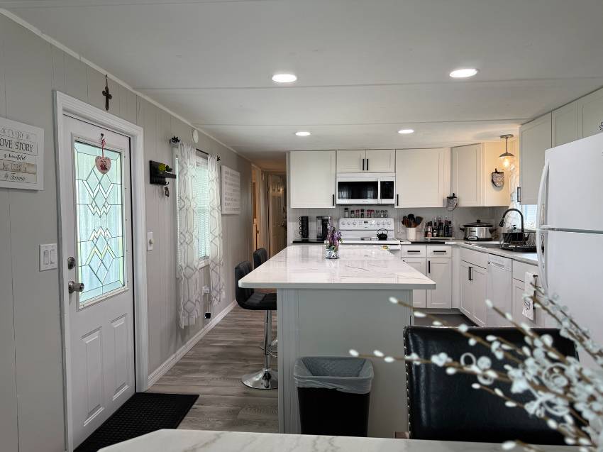 206 Heerleen Ave a Ellenton, FL Mobile or Manufactured Home for Sale